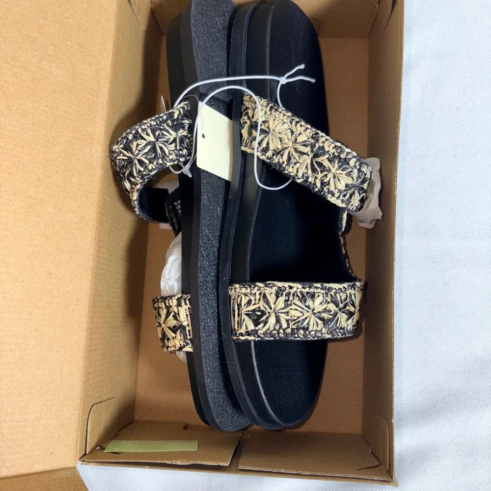 Universal Thread Stasie Flat Sandals 10 Onyx NEW Woven Floral Buckle Slide